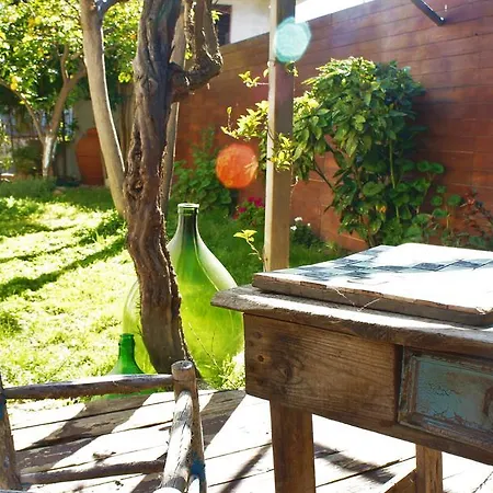 לינה וארוחת בוקר Fiadora Artist House Decimoputzu