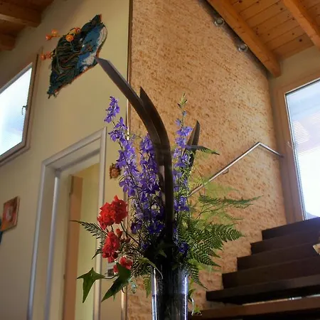 לינה וארוחת בוקר Fiadora Artist House