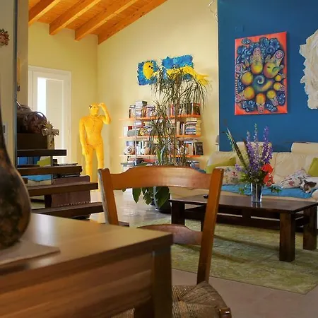 Fiadora Artist House Decimoputzu